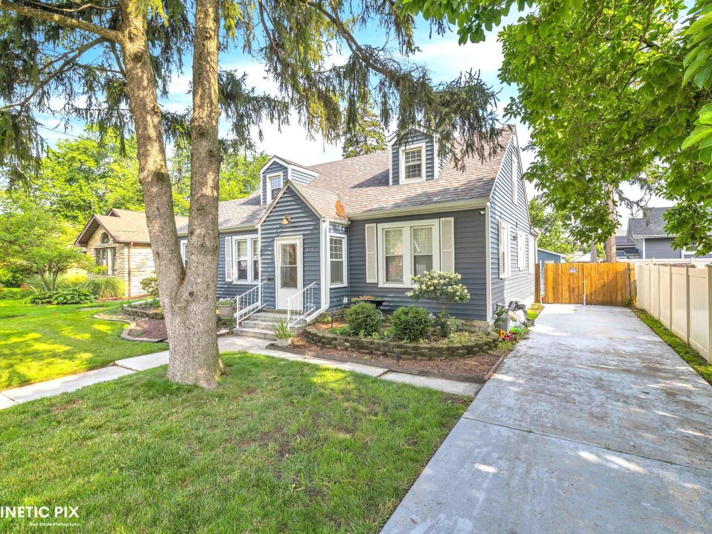 610 E 11th Street, Lockport, IL 60441