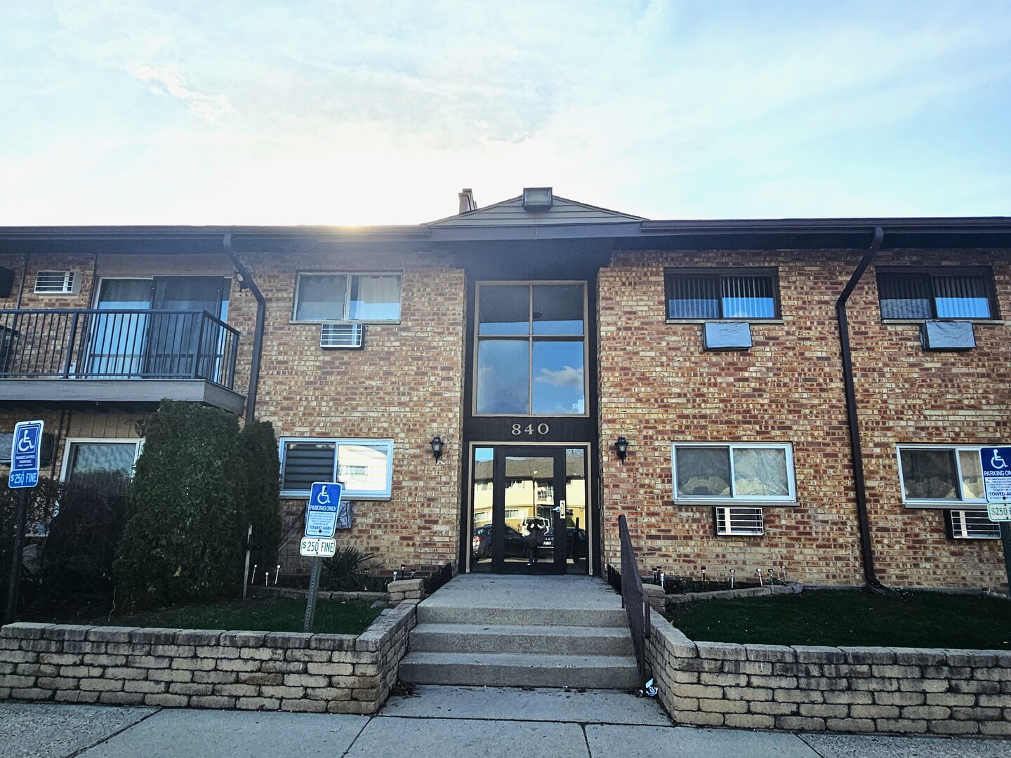 840 E Old Willow Road #116, Prospect Heights, IL 60070