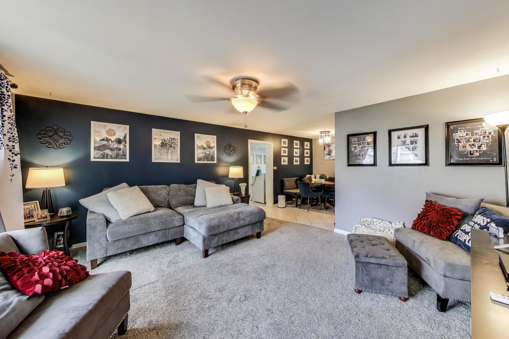 1042 Quanset Court, Schaumburg, IL 60194