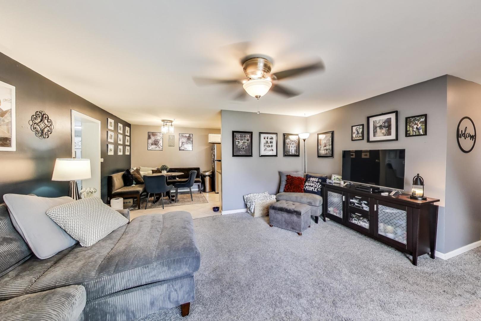 1042 Quanset Court, Schaumburg, IL 60194