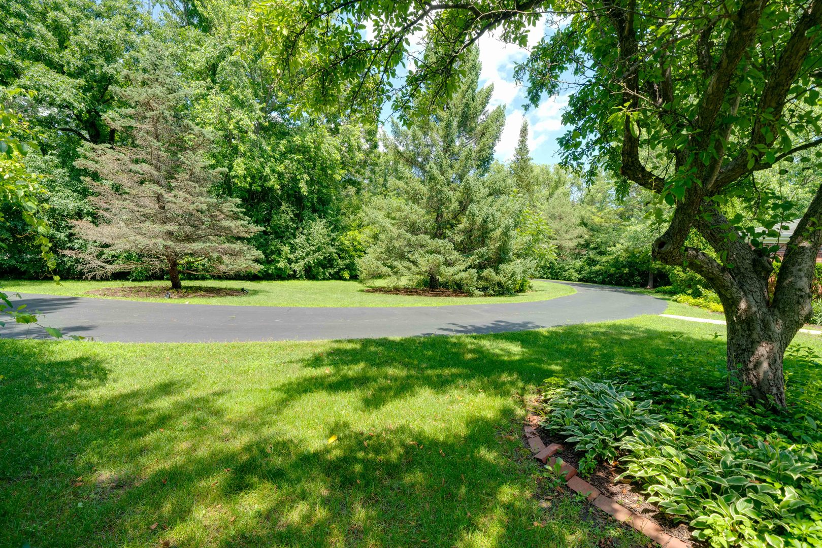 555 W Everett Road, Lake Forest, IL 60045