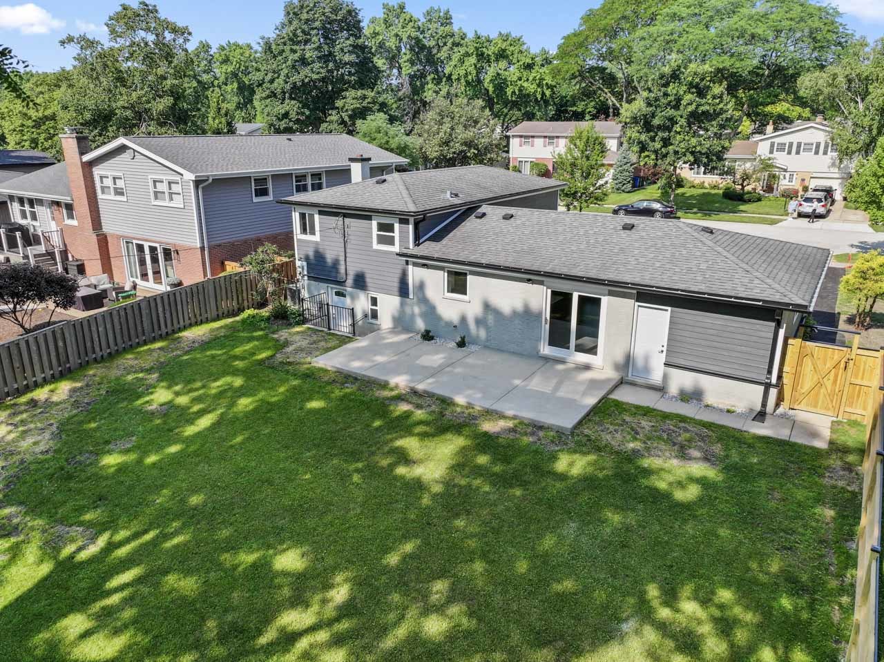 117 S Waverly Place, Mount Prospect, IL 60056