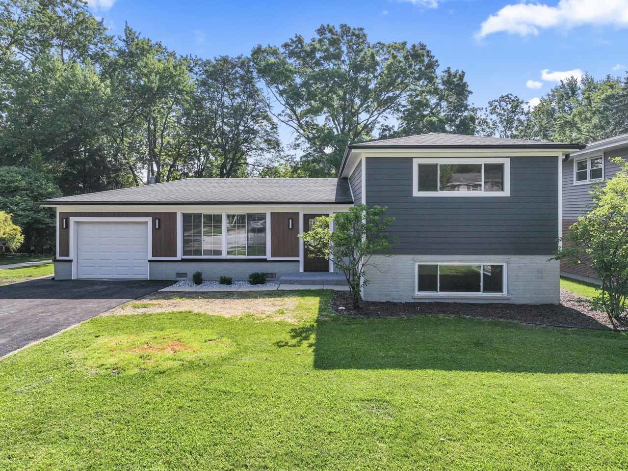 117 S Waverly Place, Mount Prospect, IL 60056