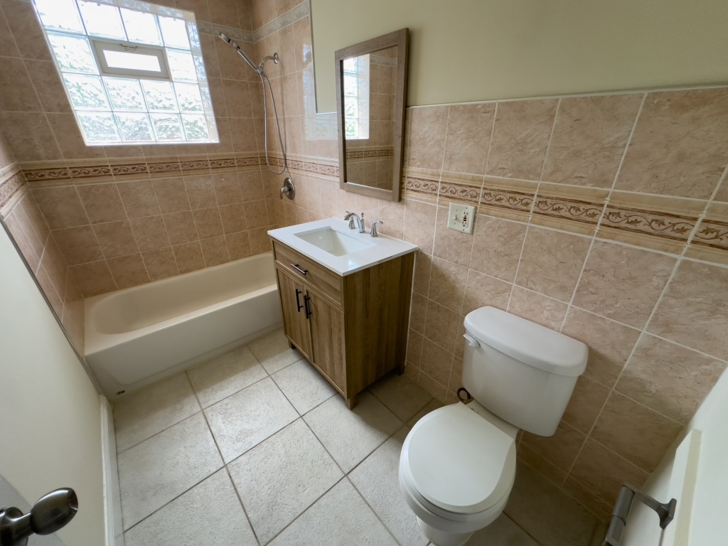3711 S Michigan Avenue #2A, Chicago, IL 60653