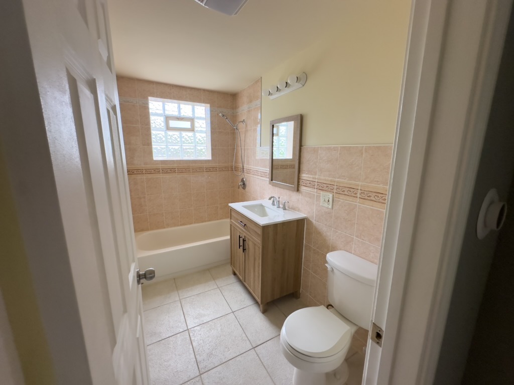 3711 S Michigan Avenue #2A, Chicago, IL 60653