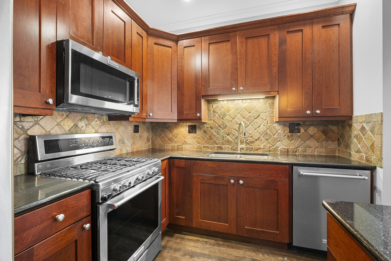 1355 W WASHINGTON Boulevard #4D, Chicago, IL 60607