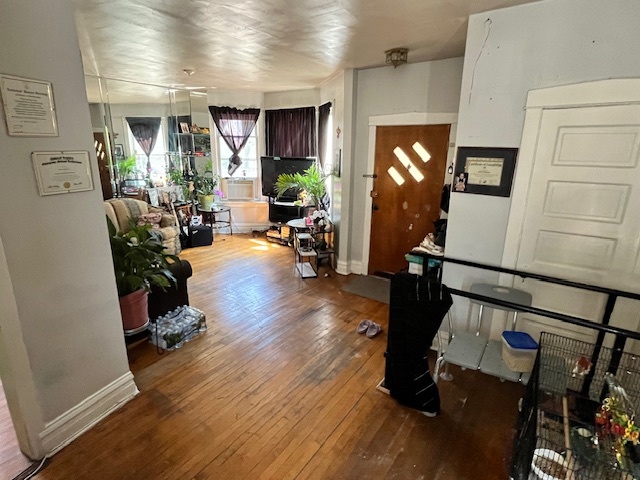 4160 W Eddy Street, Chicago, IL 60641