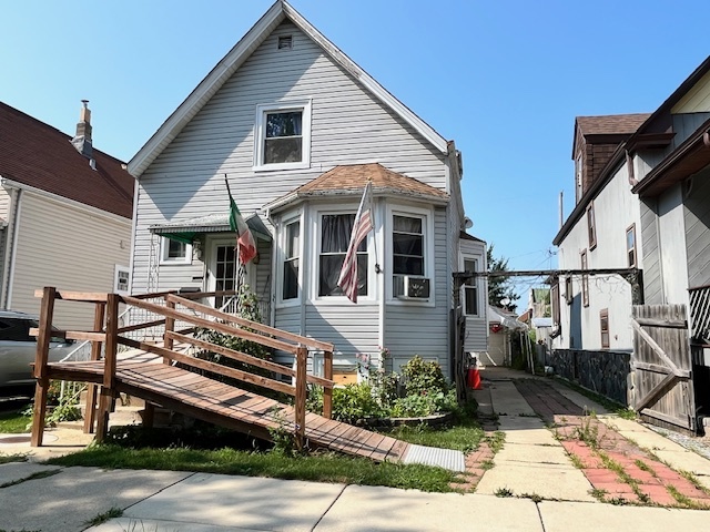 4160 W Eddy Street, Chicago, IL 60641