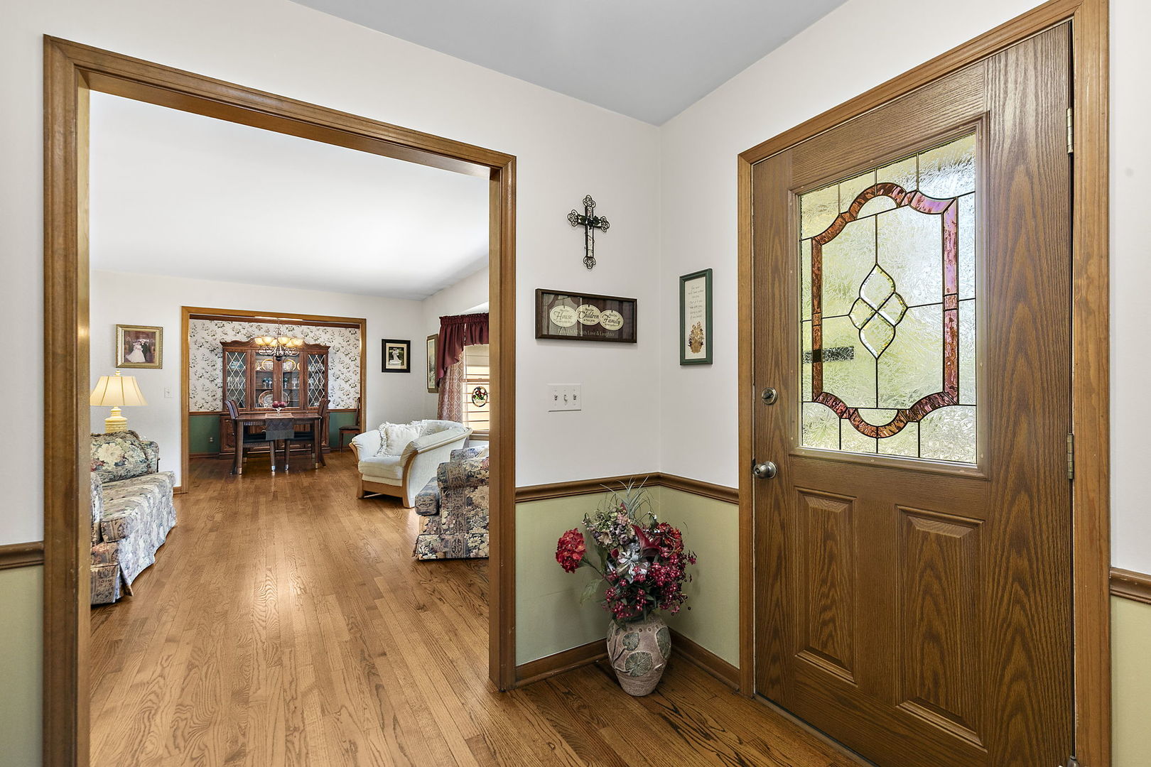831 Crabtree Lane, Cary, IL 60013