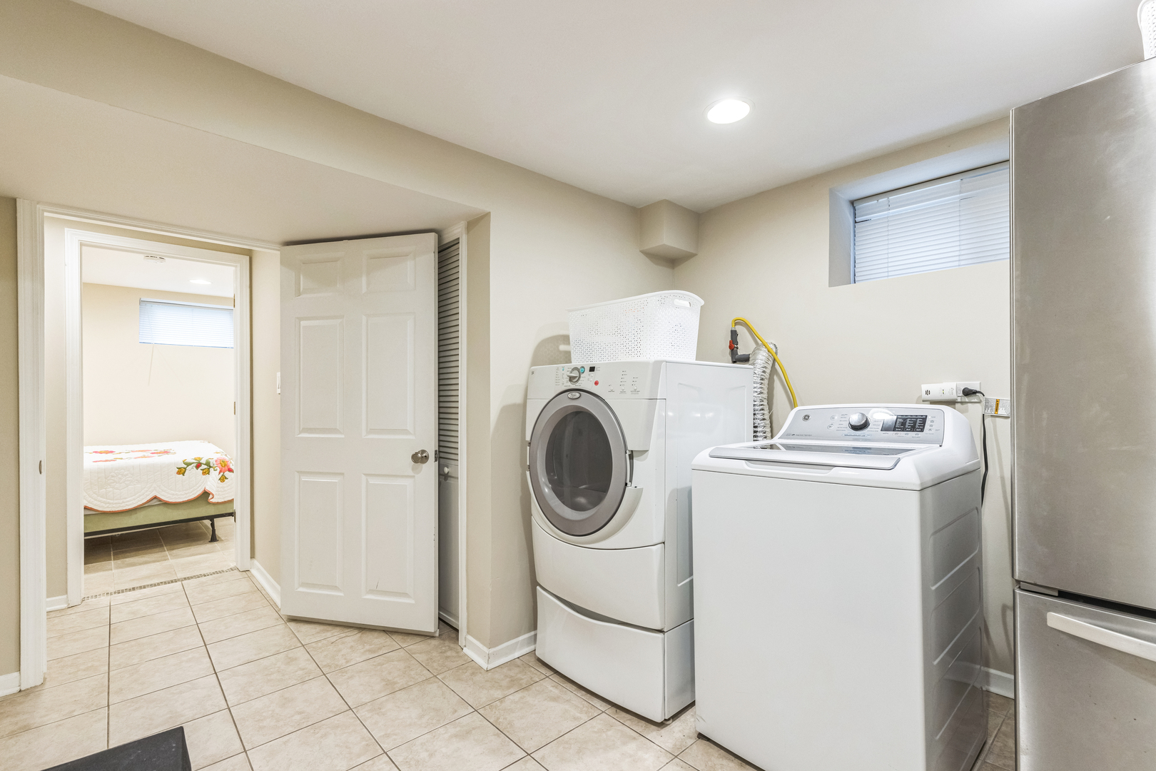 5609 N Mango Avenue #1W, Chicago, IL 60646
