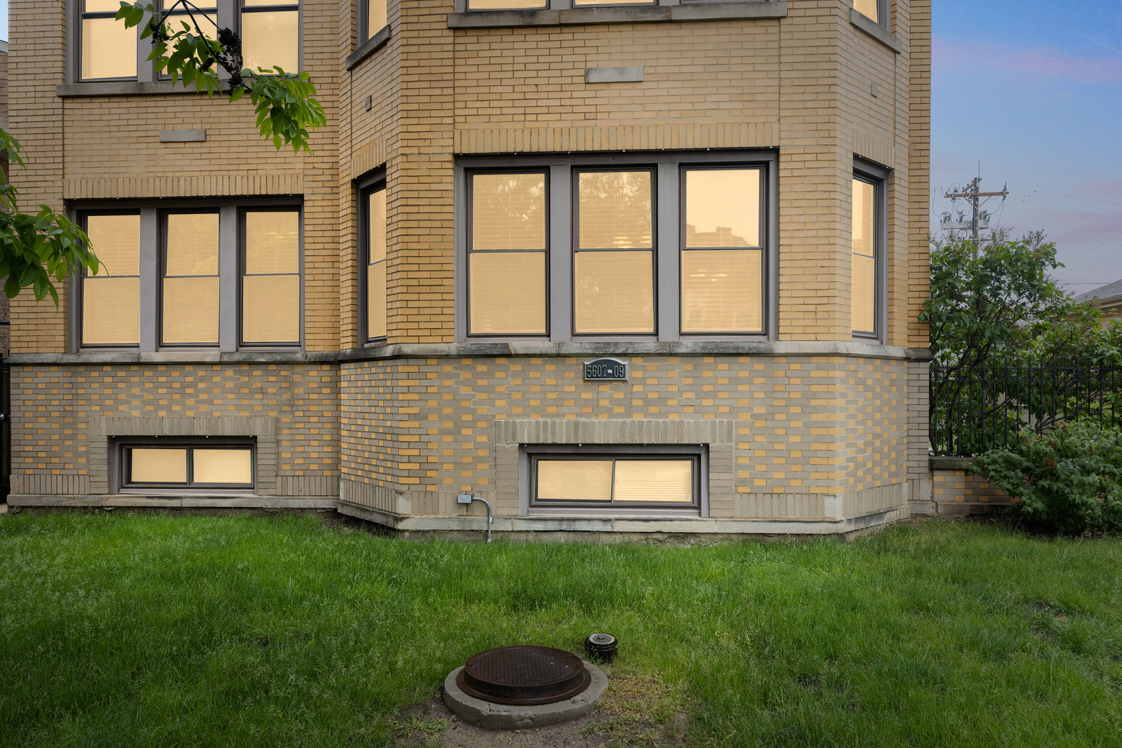 5609 N Mango Avenue #1W, Chicago, IL 60646