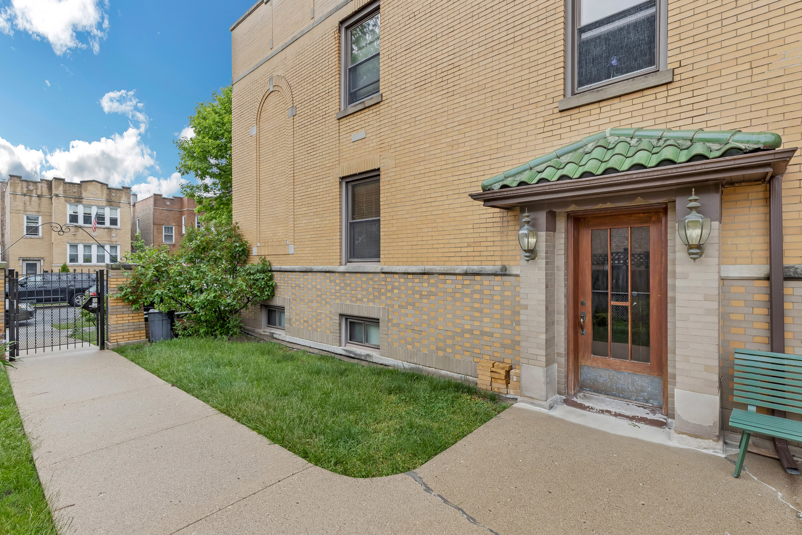 5609 N Mango Avenue #1W, Chicago, IL 60646