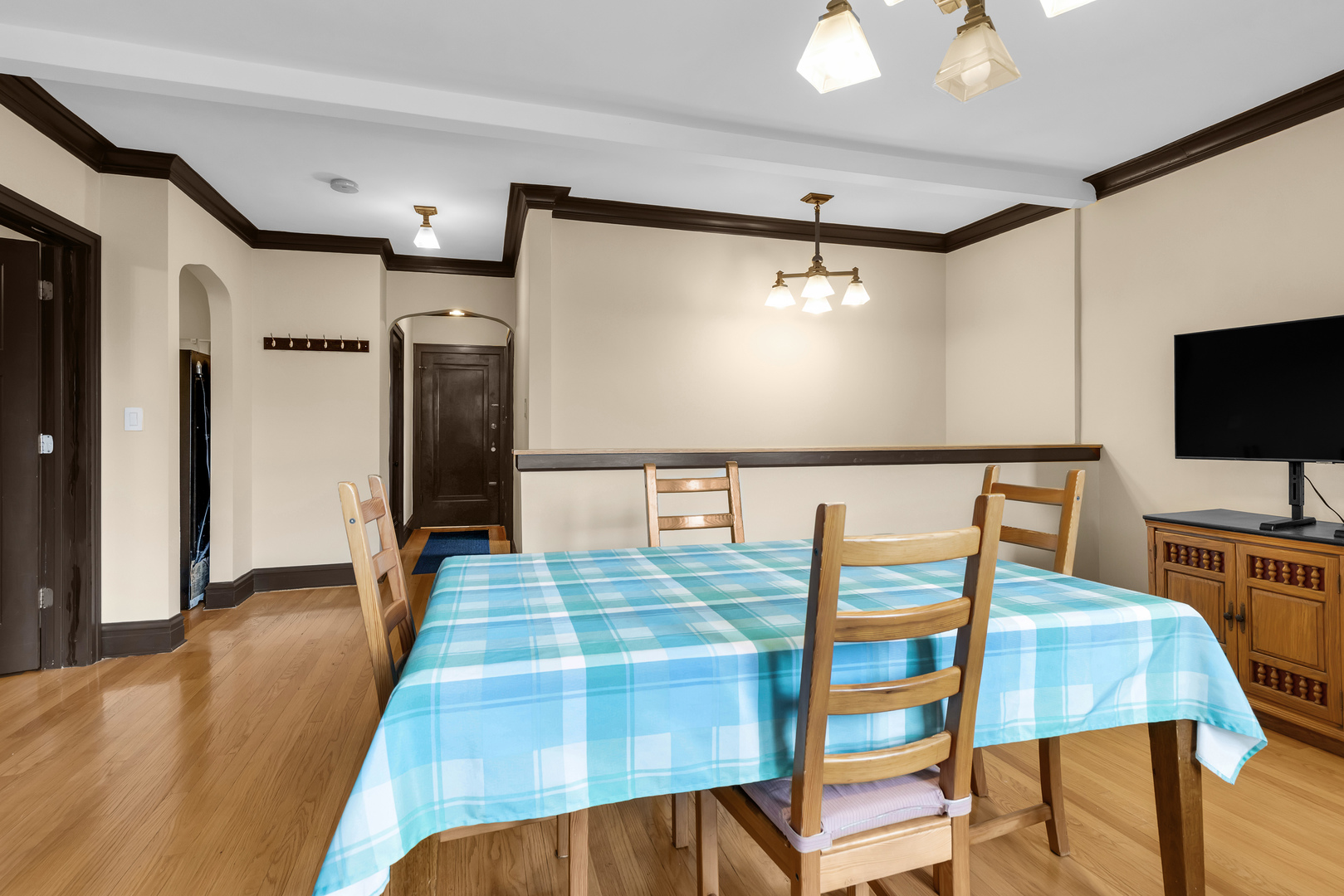 5609 N Mango Avenue #1W, Chicago, IL 60646