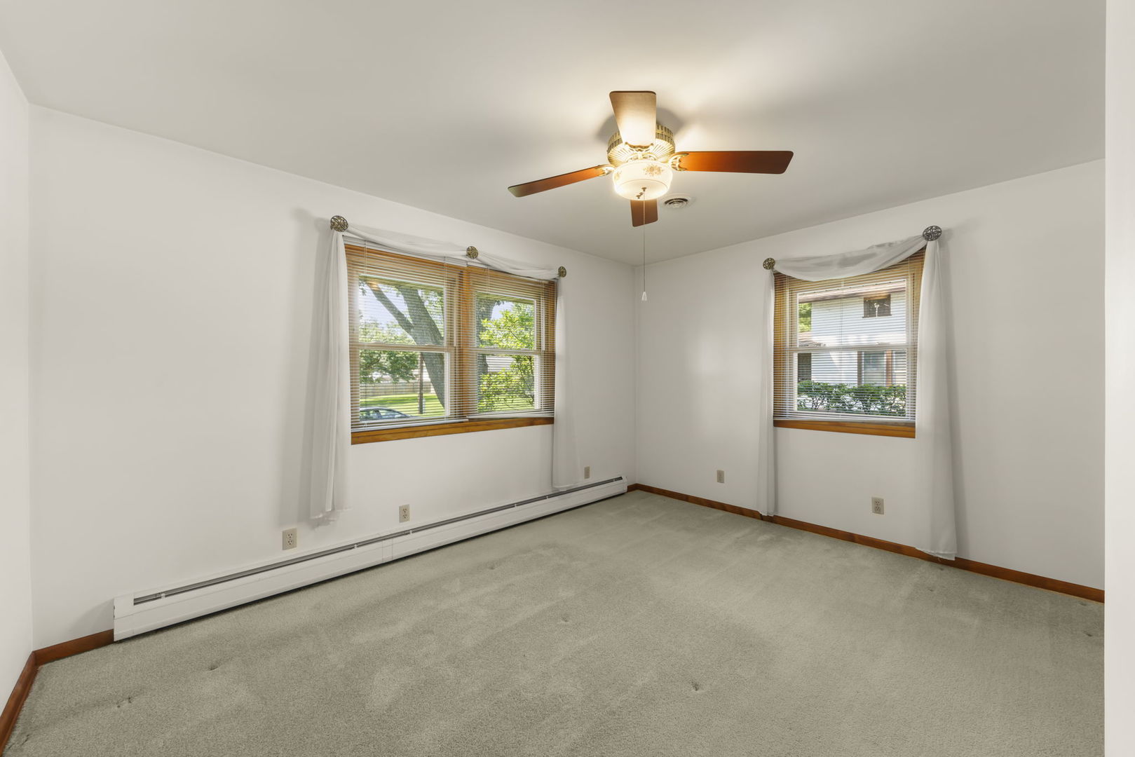 1201 McDonald Avenue, Aurora, IL 60506