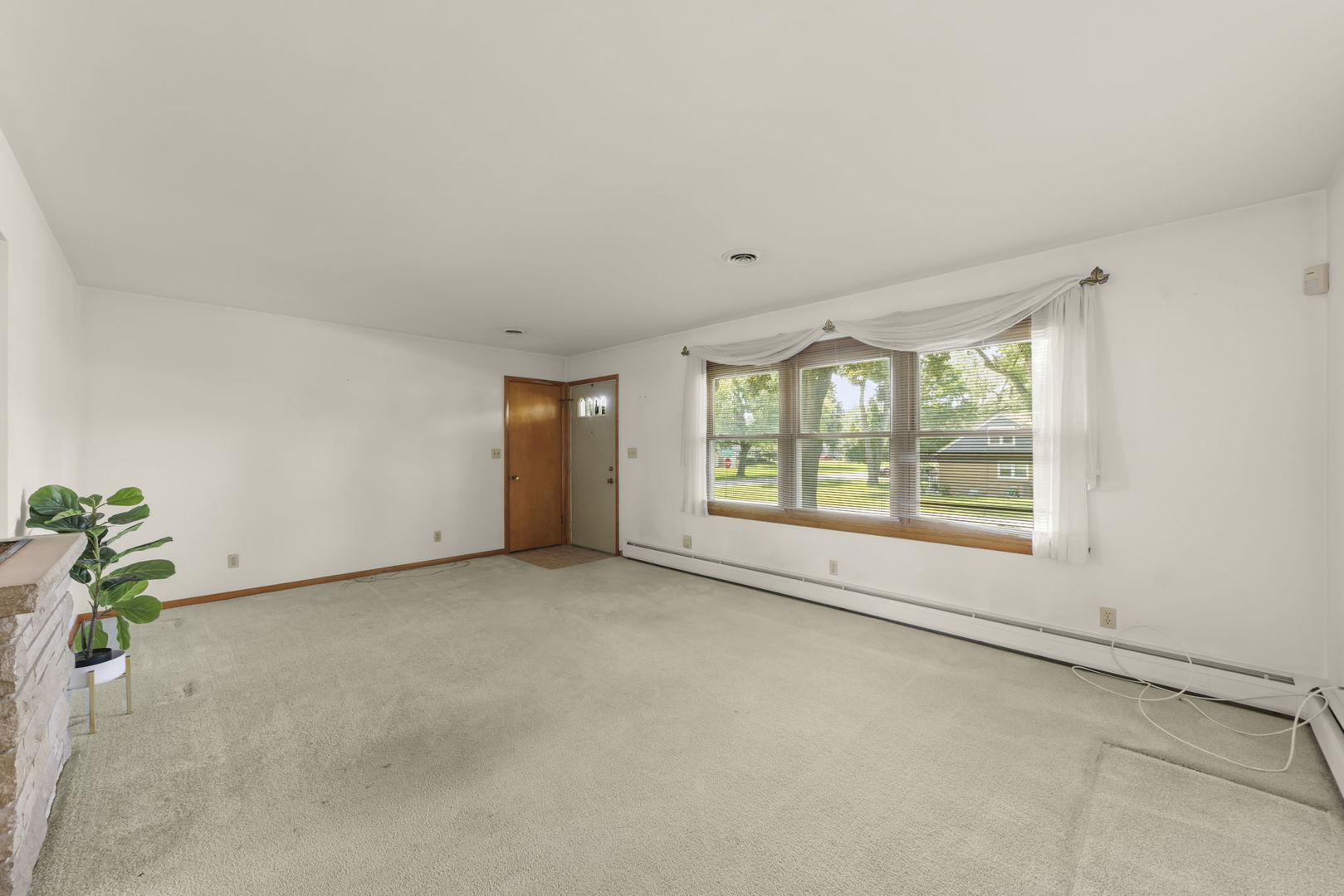 1201 McDonald Avenue, Aurora, IL 60506