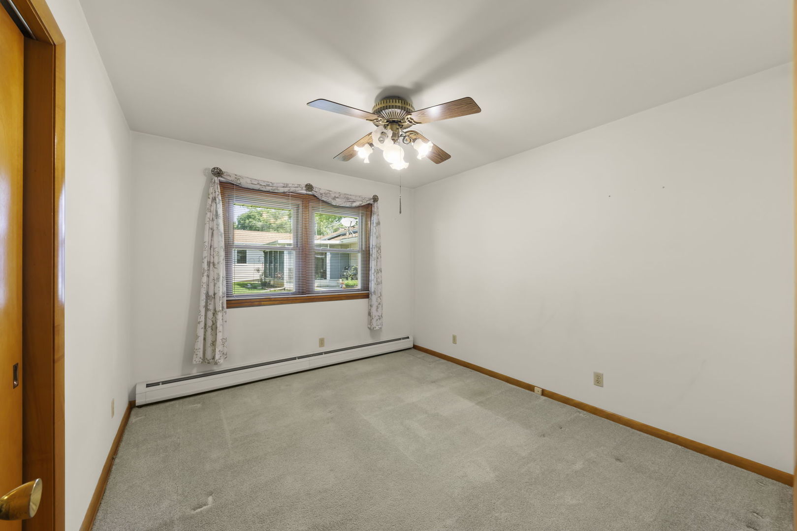 1201 McDonald Avenue, Aurora, IL 60506