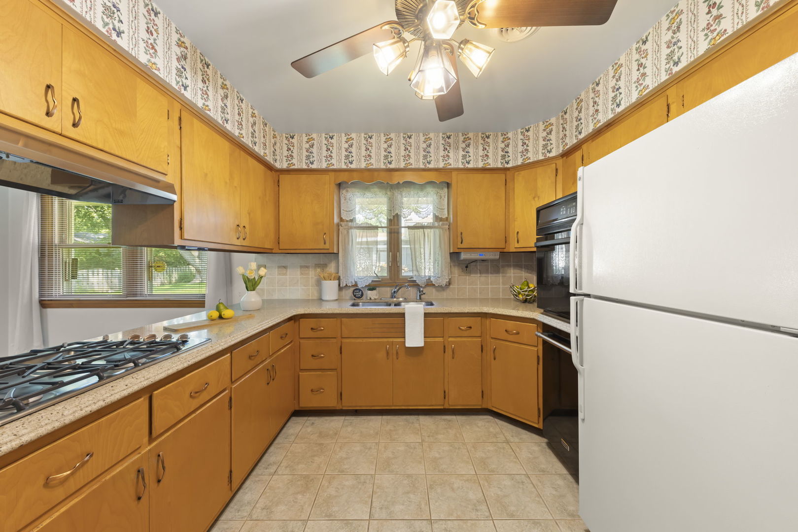 1201 McDonald Avenue, Aurora, IL 60506