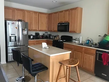 789 STATION Boulevard, Aurora, IL 60504