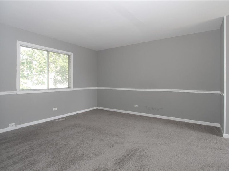492 Dakota Court, Carol Stream, IL 60188