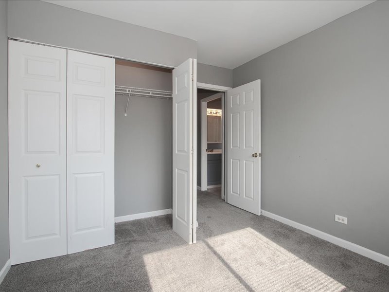 492 Dakota Court, Carol Stream, IL 60188