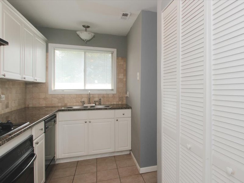 492 Dakota Court, Carol Stream, IL 60188
