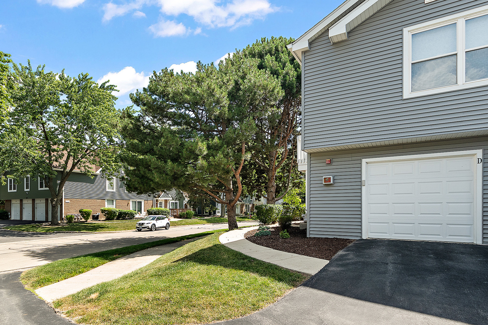 2725 Weeping Willow Drive #D, Lisle, IL 60532