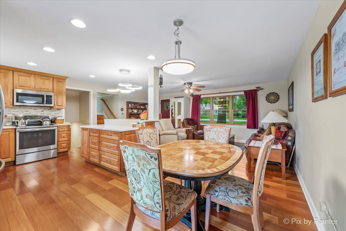 28w705 Rogers Avenue, Warrenville, IL 60555