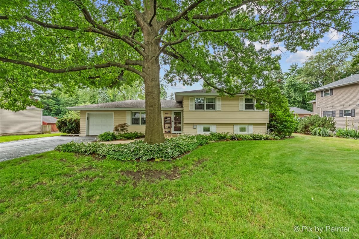 28w705 Rogers Avenue, Warrenville, IL 60555