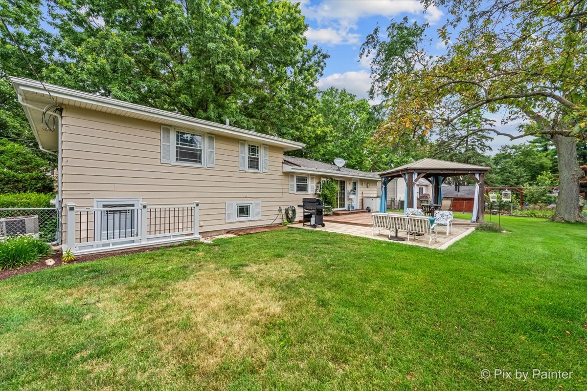 28w705 Rogers Avenue, Warrenville, IL 60555