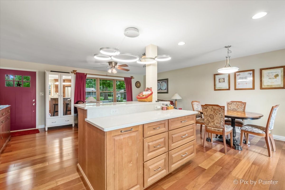 28w705 Rogers Avenue, Warrenville, IL 60555