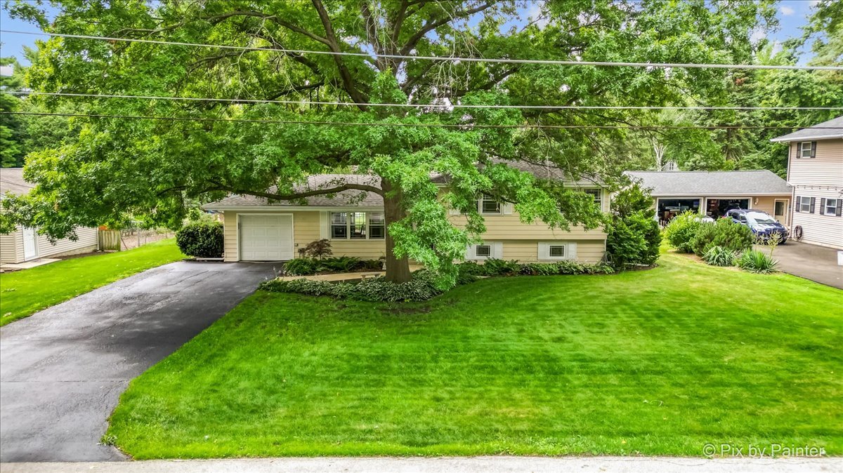 28w705 Rogers Avenue, Warrenville, IL 60555