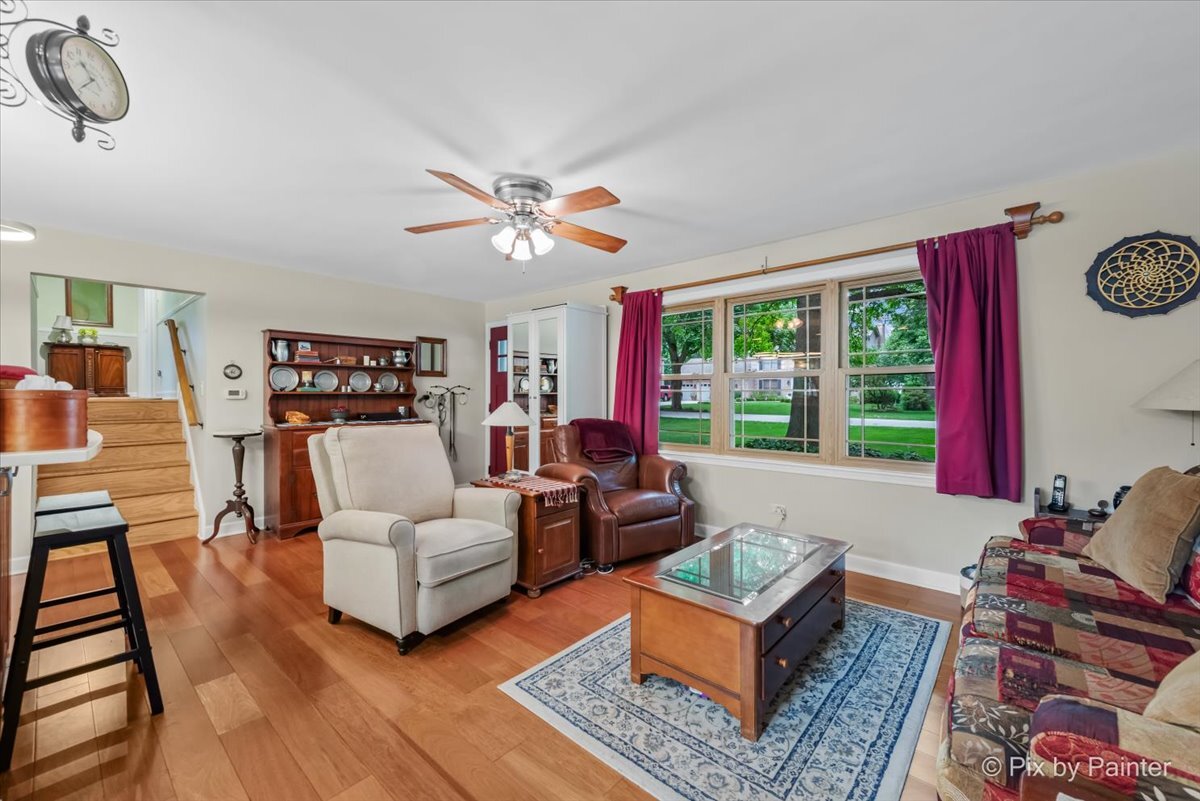 28w705 Rogers Avenue, Warrenville, IL 60555