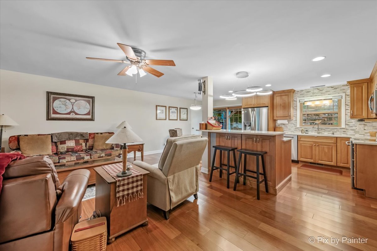 28w705 Rogers Avenue, Warrenville, IL 60555