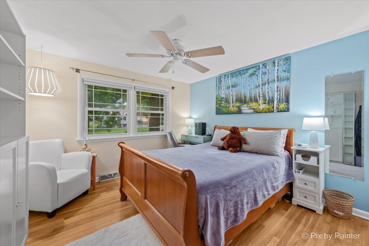 28w705 Rogers Avenue, Warrenville, IL 60555