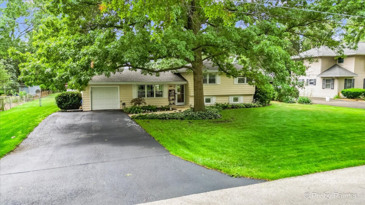 28w705 Rogers Avenue, Warrenville, IL 60555