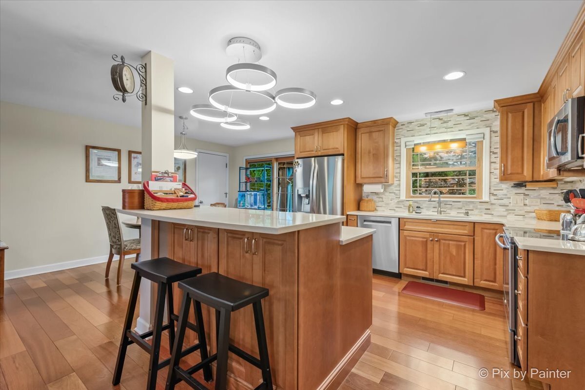 28w705 Rogers Avenue, Warrenville, IL 60555