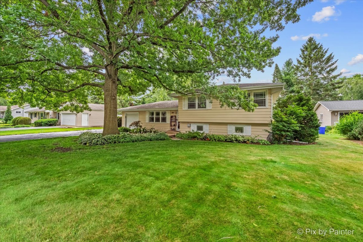 28w705 Rogers Avenue, Warrenville, IL 60555
