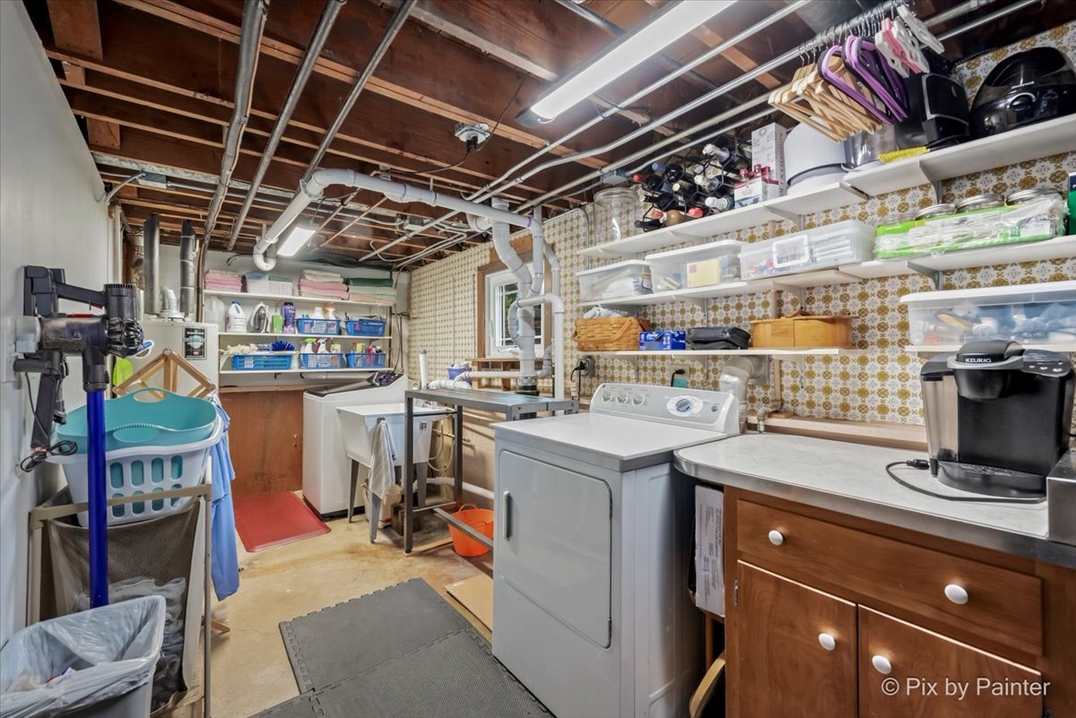 28w705 Rogers Avenue, Warrenville, IL 60555