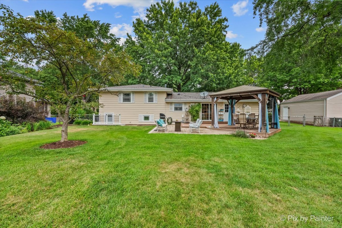 28w705 Rogers Avenue, Warrenville, IL 60555