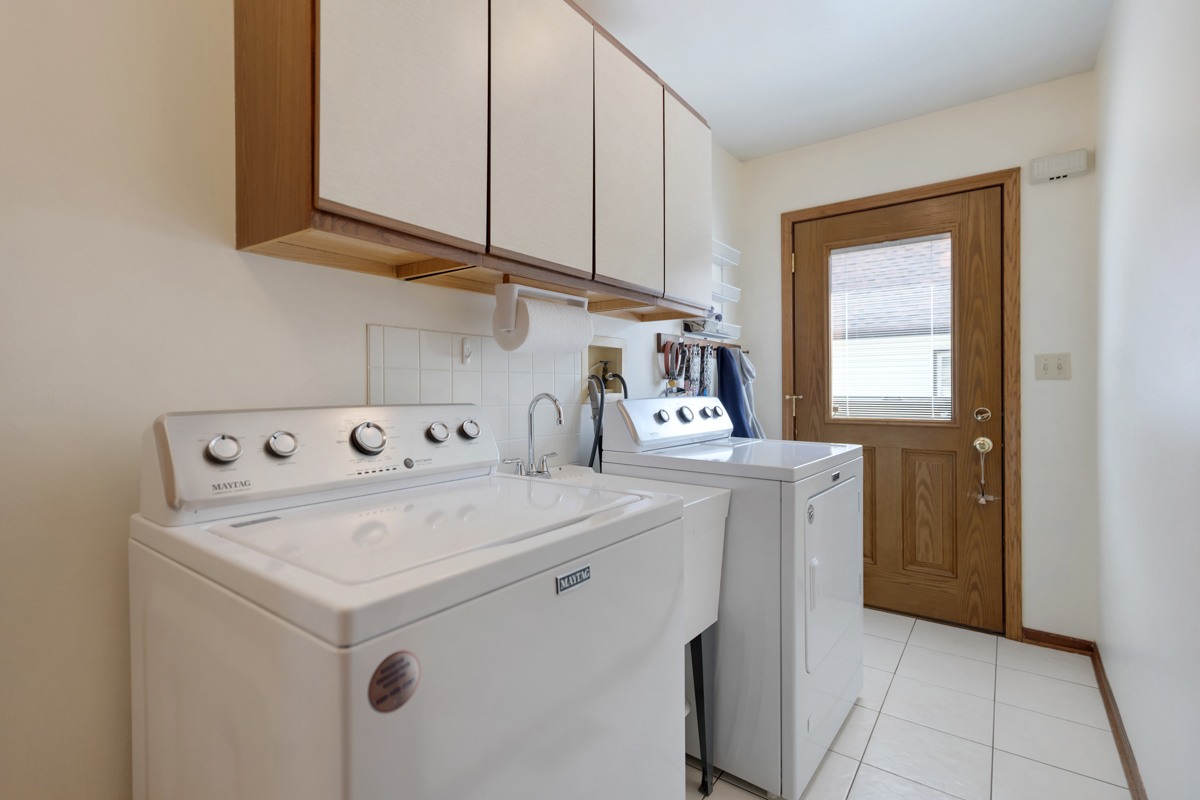 588 Montego Drive, Elk Grove Village, IL 60007