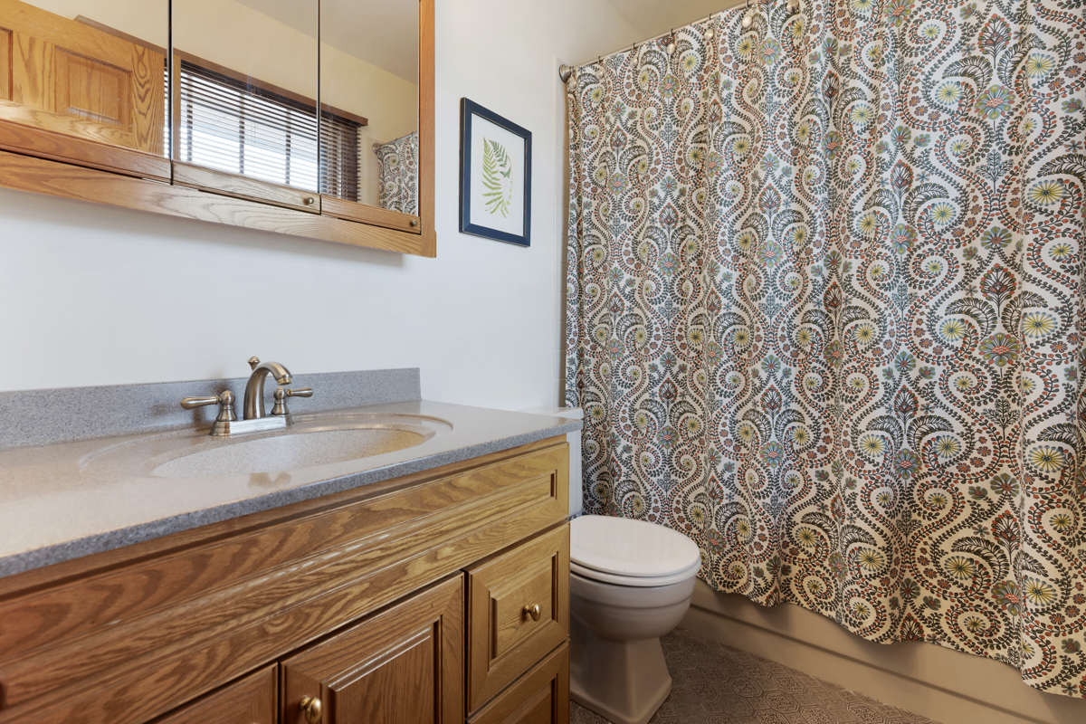 588 Montego Drive, Elk Grove Village, IL 60007