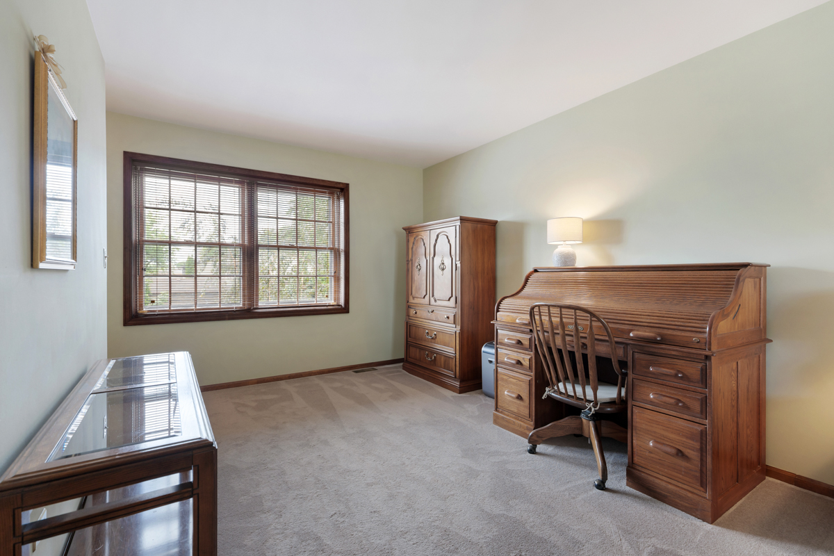 588 Montego Drive, Elk Grove Village, IL 60007