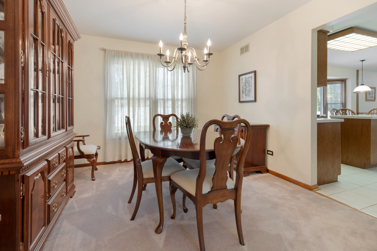588 Montego Drive, Elk Grove Village, IL 60007