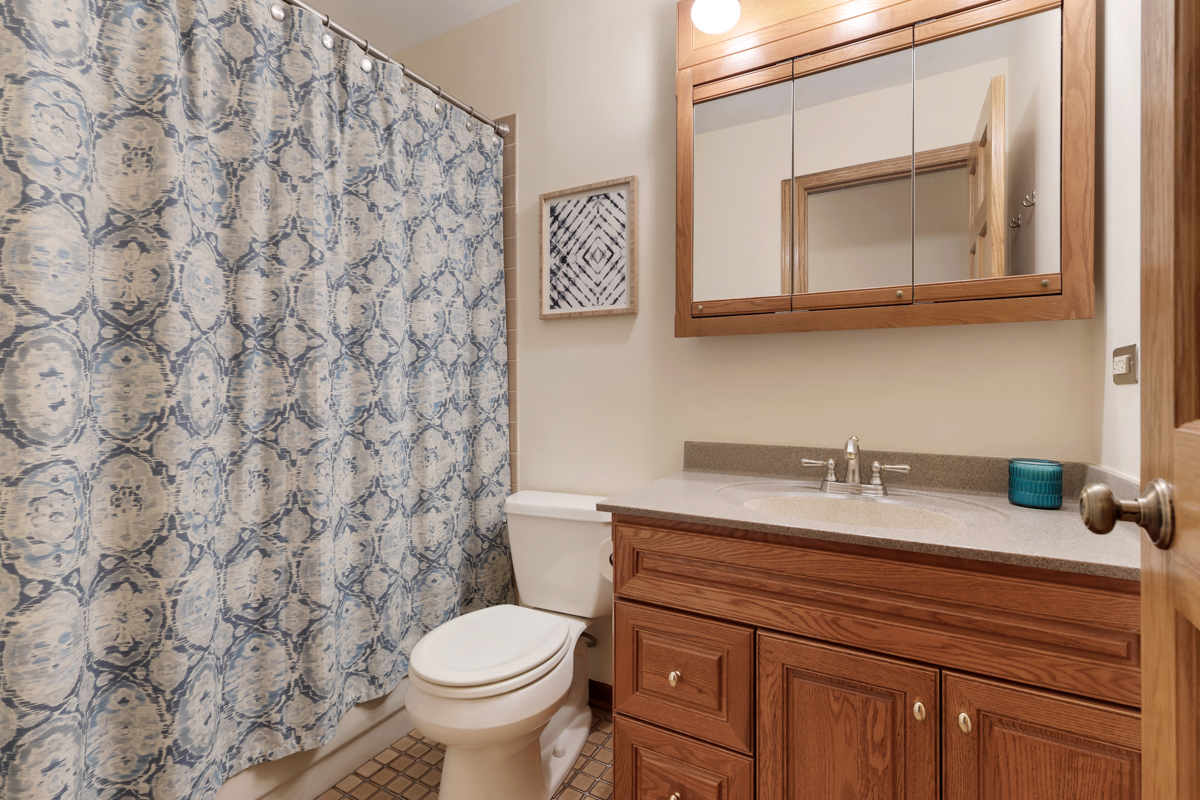 588 Montego Drive, Elk Grove Village, IL 60007