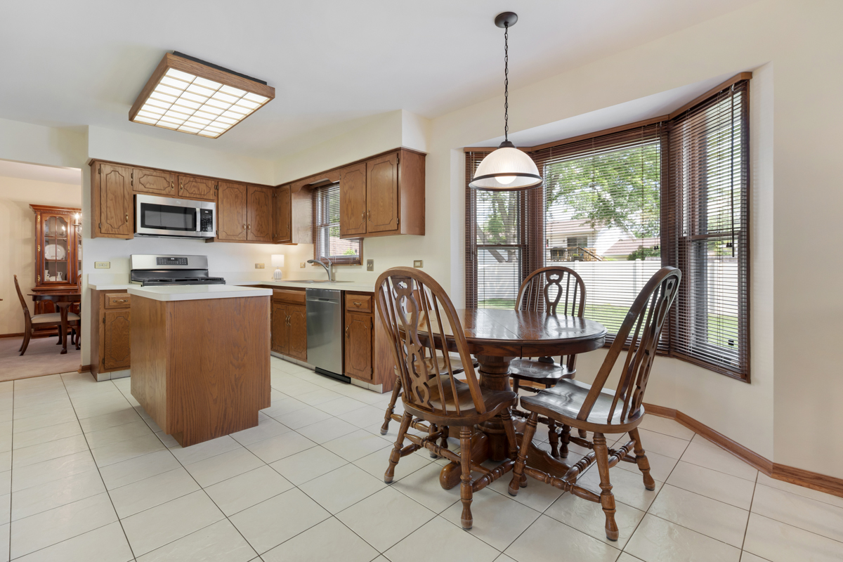 588 Montego Drive, Elk Grove Village, IL 60007