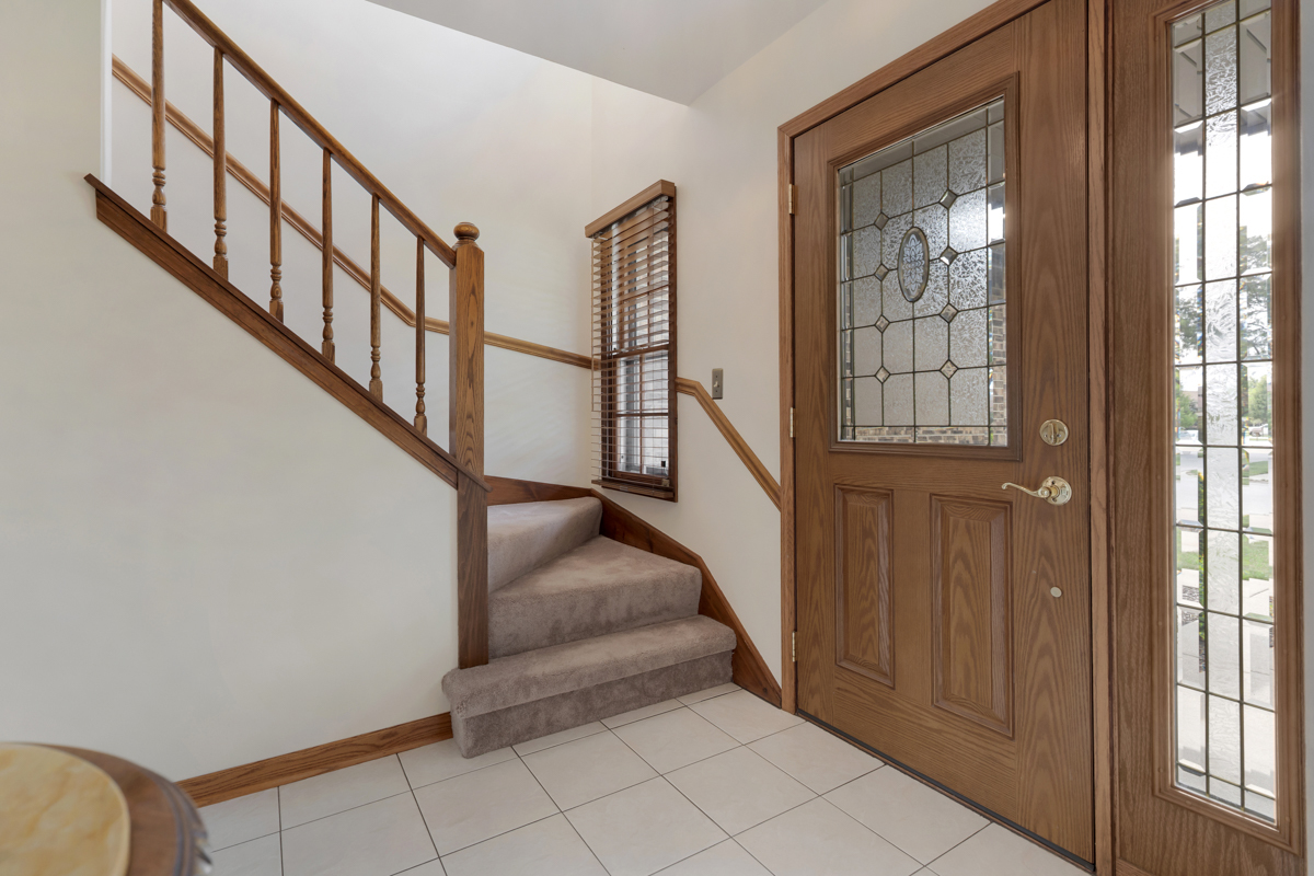 588 Montego Drive, Elk Grove Village, IL 60007