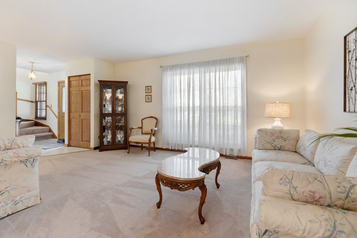588 Montego Drive, Elk Grove Village, IL 60007