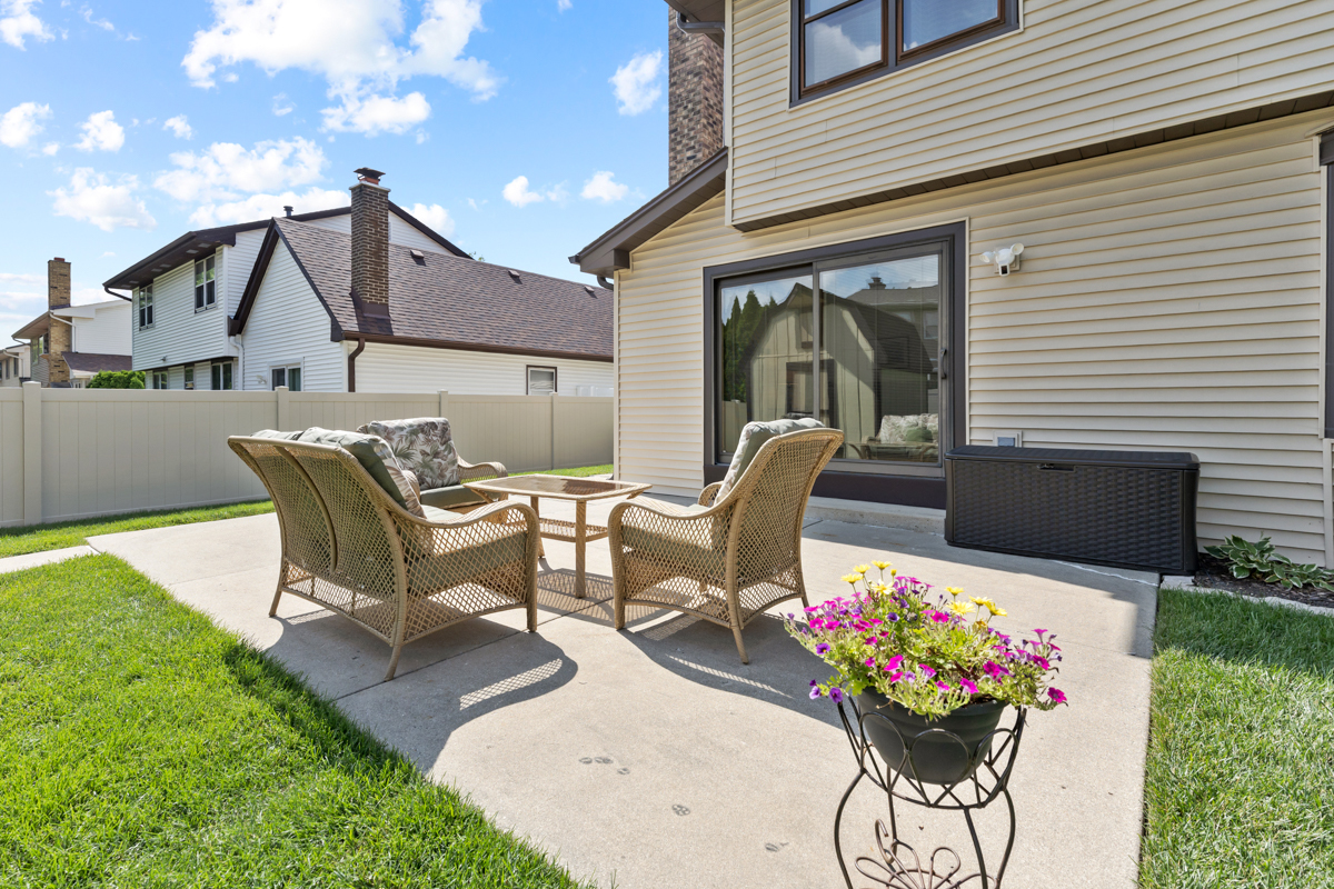 588 Montego Drive, Elk Grove Village, IL 60007