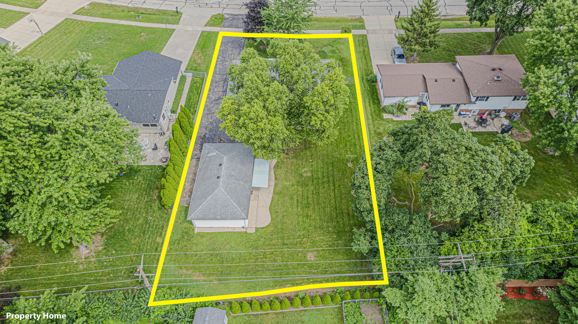 711 Sunnyside Road, Roselle, IL 60172
