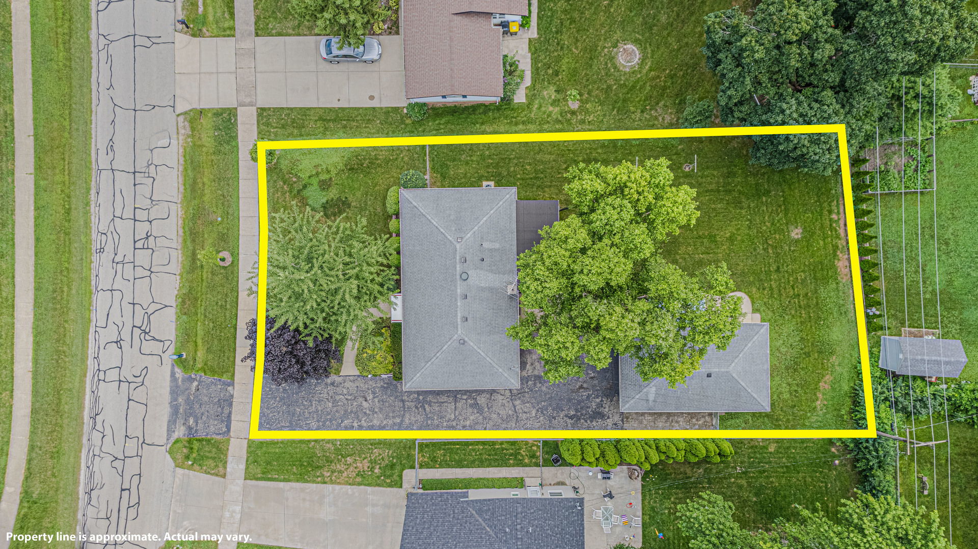 711 Sunnyside Road, Roselle, IL 60172